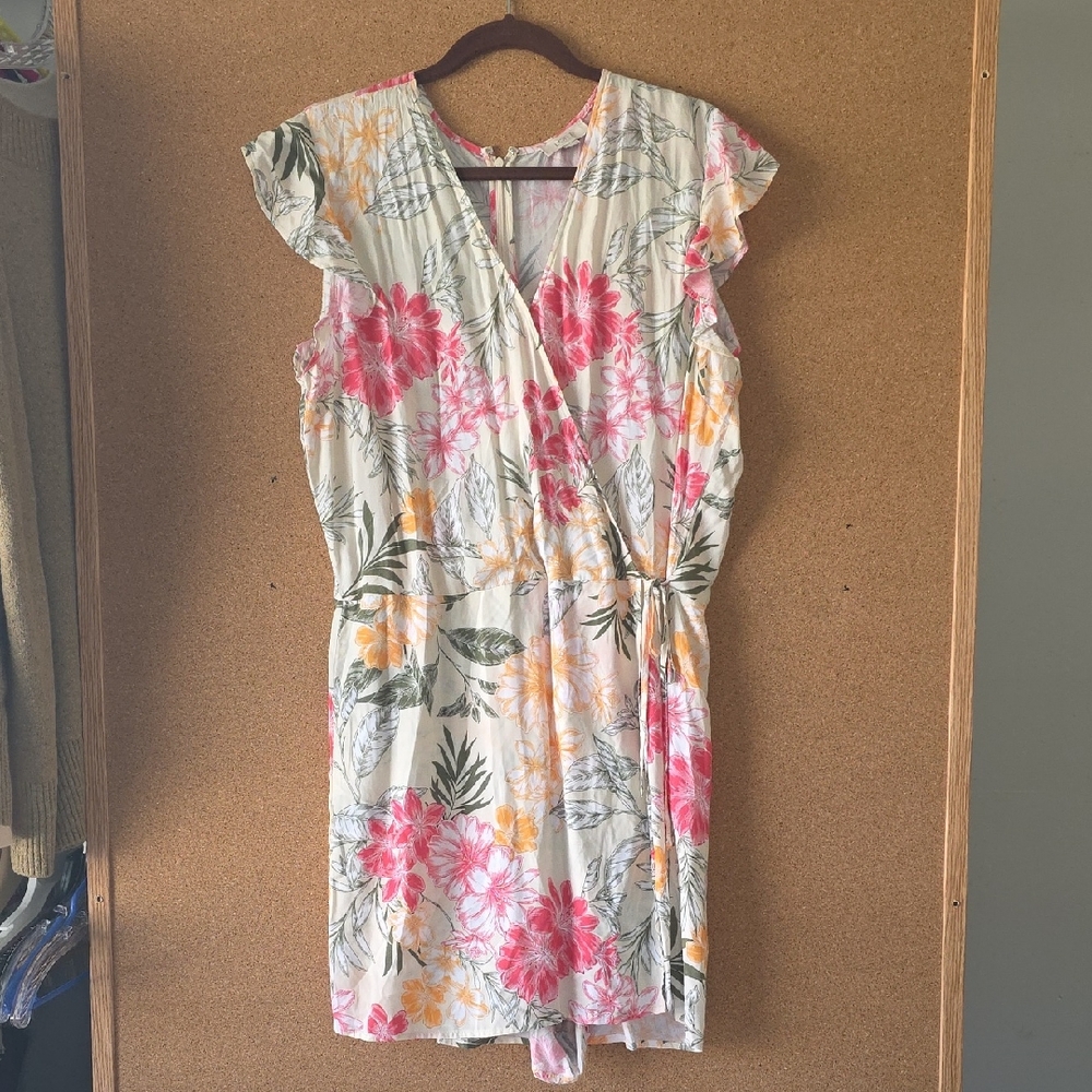 LOFT Floral Wrap Romper Sz 16 Short Sleeve One‑Piece Jumper Shorts Underneath